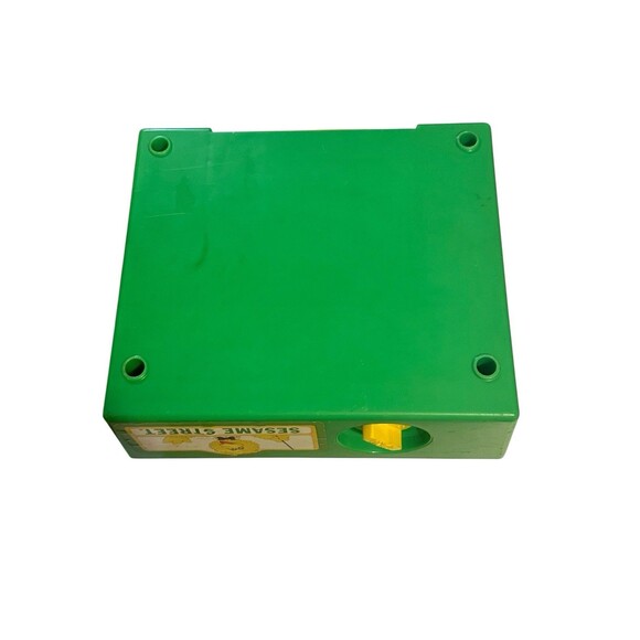 Vintage Fisher Price Sesame Street Music Box Record Player 1984 - Picture 7 of 13